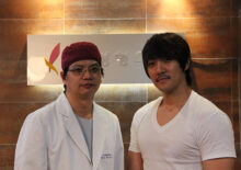Singer KCM visited View Plastic Surgery Clinic.